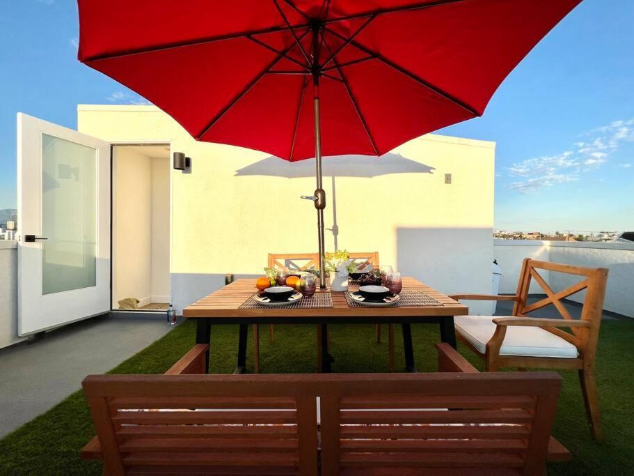 Luxury K-Town Dwelling With Private Rooftop Deck. Los Angeles Exterior photo